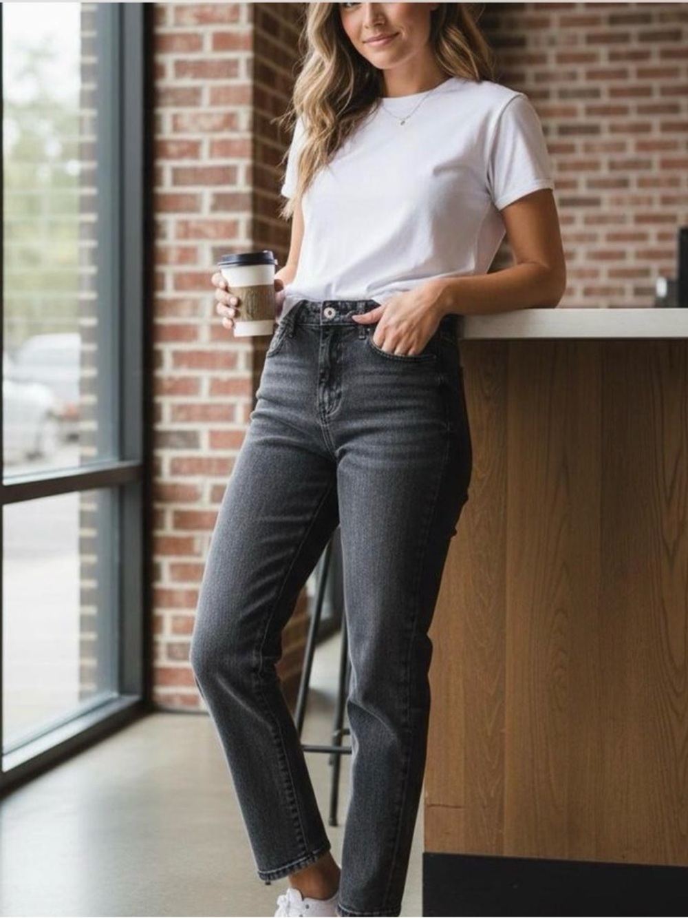 ☀️3/$15 PacSun Mom Straight Leg Jeans 24
